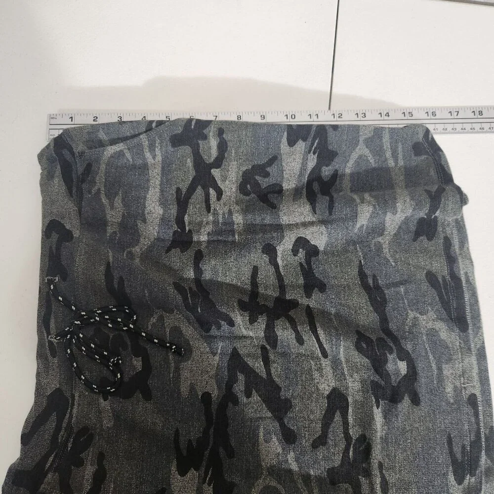 Sundry Mini Skirt Camo Print Stretch Knit Size 1 Made in USA